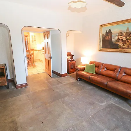 Ferndale House * לייבורן